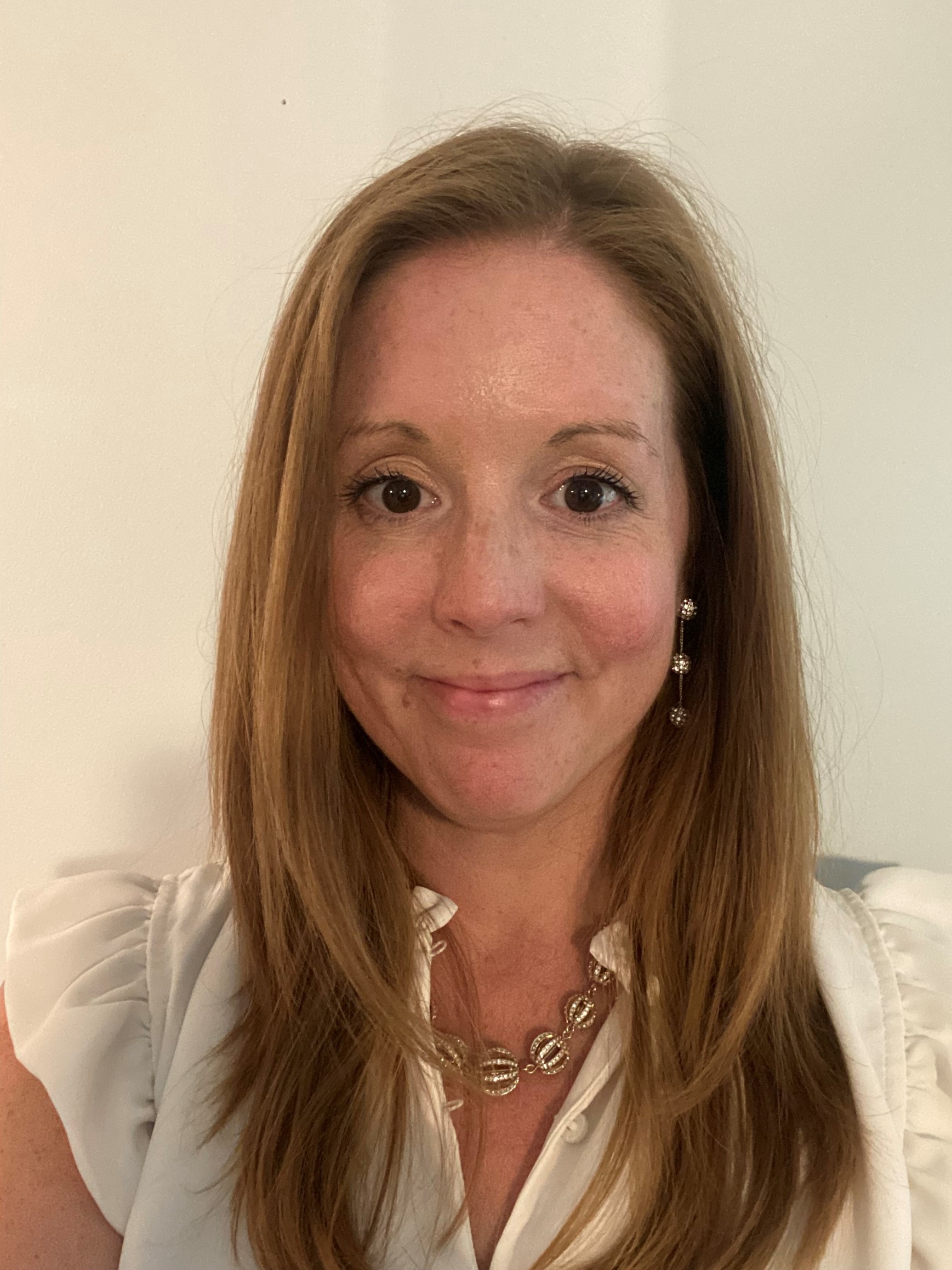 Amanda Wollert Headshot